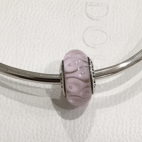 Authentic Pandora Rose Looking Murano Glass Bead. - Picture 1 of 3